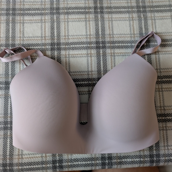 Victoria's Secret Tshirt Lightly Lined Bra 32DDD/F70 - Picture 1 of 5
